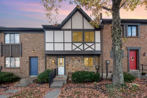 499 Halifax Cir, Cincinnati, OH 45244 photo 1