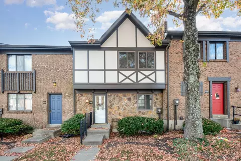 499 Halifax Cir, Cincinnati, OH 45244 photo 3