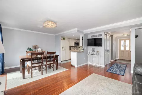 499 Halifax Cir, Cincinnati, OH 45244 photo 6