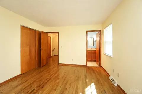 515 Lang Rd, Cincinnati, OH 45244 photo 11