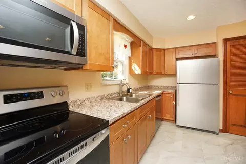 515 Lang Rd, Cincinnati, OH 45244 photo 6
