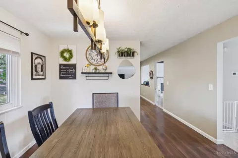 Dining - 4306 Eaglepoint Ct, Cincinnati, OH 45238 photo 3 of 3