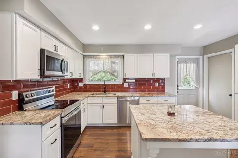 Kitchen - 4306 Eaglepoint Ct, Cincinnati, OH 45238 photo 4 of 4