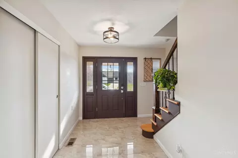 Entry Way - 4306 Eaglepoint Ct, Cincinnati, OH 45238 photo 2 of 3