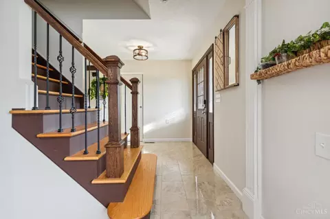 Entry Way - 4306 Eaglepoint Ct, Cincinnati, OH 45238 photo 1 of 3