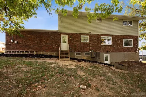 Exterior - 4306 Eaglepoint Ct, Cincinnati, OH 45238 photo 6 of 7