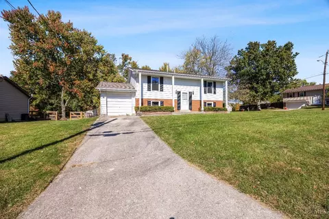 7872 Foxtrot Dr, North Bend, OH 45052