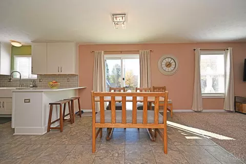 Dining - 5 Andover Dr, Springboro, OH 45066 photo 1 of 3