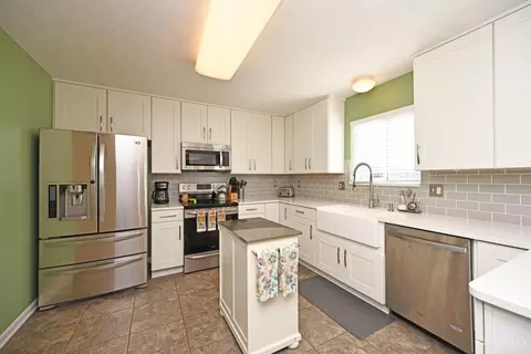 Kitchen - 5 Andover Dr, Springboro, OH 45066 photo 5 of 5