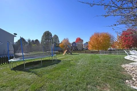 Exterior - 5 Andover Dr, Springboro, OH 45066 photo 9 of 13