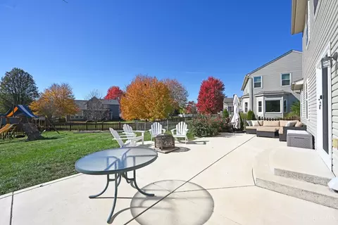 Exterior - 5 Andover Dr, Springboro, OH 45066 photo 5 of 13