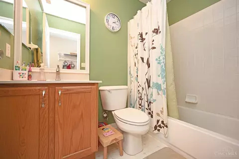 Bath - 5 Andover Dr, Springboro, OH 45066 photo 5 of 6