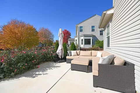 Exterior - 5 Andover Dr, Springboro, OH 45066 photo 8 of 13