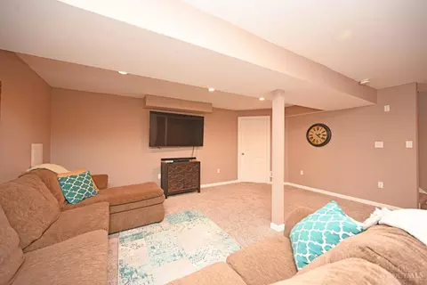 Living - 5 Andover Dr, Springboro, OH 45066 photo 10 of 10