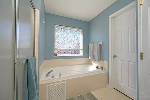 Bath - 5 Andover Dr, Springboro, OH 45066 photo 3 of 6