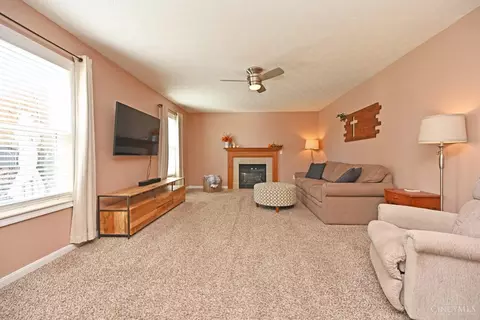Living - 5 Andover Dr, Springboro, OH 45066 photo 6 of 10