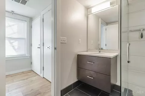 Bath - 1233 Walnut St, Cincinnati, OH 45202 photo 2 of 2