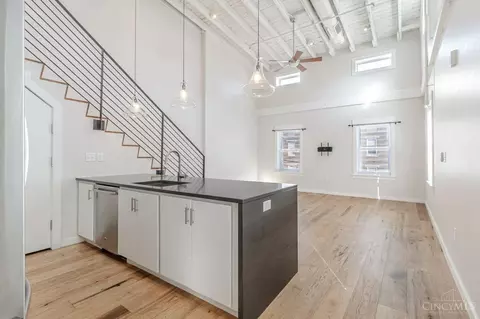Living - 1233 Walnut St, Cincinnati, OH 45202 photo 4 of 5