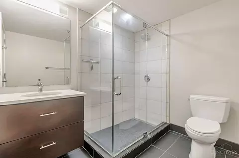 Bath - 1233 Walnut St, Cincinnati, OH 45202 photo 1 of 2