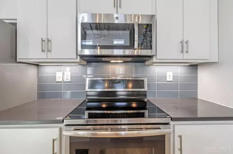 Kitchen - 1233 Walnut St, Cincinnati, OH 45202 photo 2 of 4