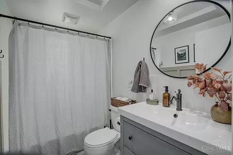 3064 Brookview Dr, Cincinnati, OH 45238 photo 8