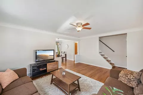 1027 Harbury Dr, Cincinnati, OH 45224 photo 4