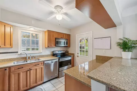 1027 Harbury Dr, Cincinnati, OH 45224 photo 8