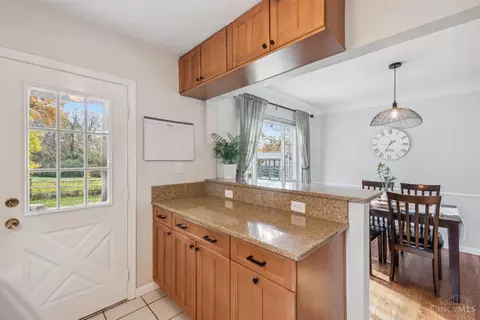 1027 Harbury Dr, Cincinnati, OH 45224 photo 9