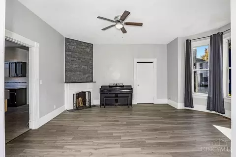 Living - 432 Third St, Hamilton, OH 45011 photo 2 of 7