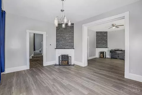 Living - 432 Third St, Hamilton, OH 45011 photo 5 of 7