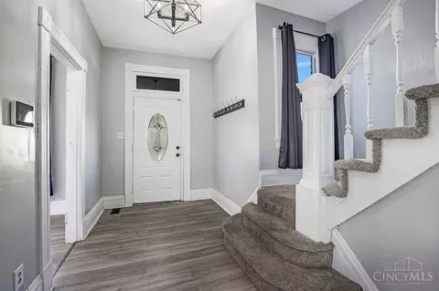 Entry Way - 432 Third St, Hamilton, OH 45011 photo 1 of 2