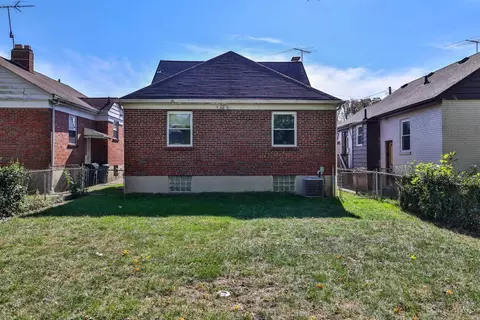 Exterior - 6842 Roe St, Cincinnati, OH 45227 photo 5 of 5