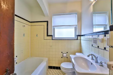 Bath - 6842 Roe St, Cincinnati, OH 45227 photo 1 of 3
