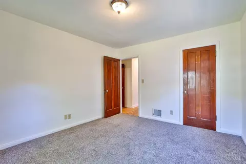 Bedroom - 6842 Roe St, Cincinnati, OH 45227 photo 2 of 6