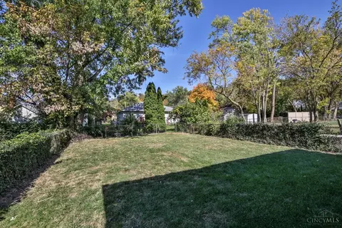 Exterior - 6842 Roe St, Cincinnati, OH 45227 photo 3 of 5