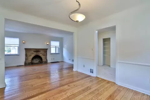 Living - 6842 Roe St, Cincinnati, OH 45227 photo 4 of 6