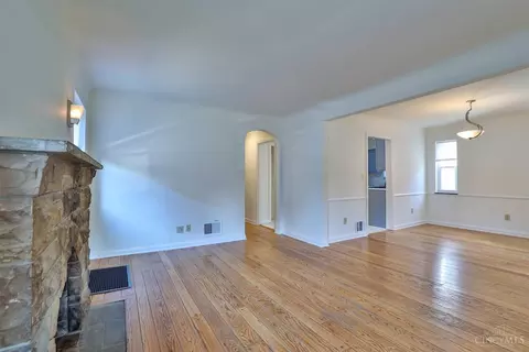Living - 6842 Roe St, Cincinnati, OH 45227 photo 6 of 6