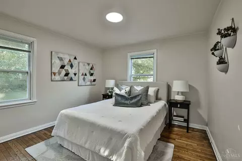 Bedroom - 19 Damon Rd, Greenhills, OH 45218 photo 1 of 3