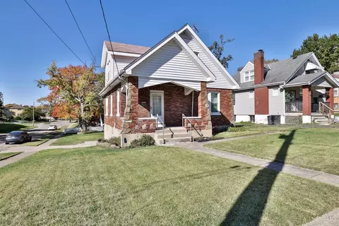 3969 Kenkel Ave, Cheviot, OH 45211