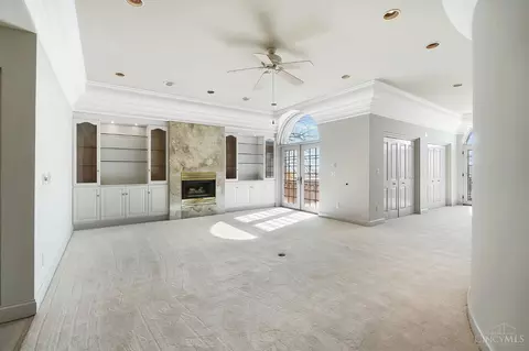 Living - 79 Old Kellogg Rd, Cincinnati, OH 45255 photo 8 of 8