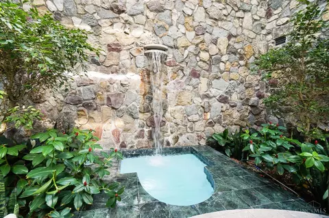 Exterior - 79 Old Kellogg Rd, Cincinnati, OH 45255 photo 6 of 8