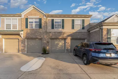 1300 Twin Spires Dr, Batavia, OH 45103