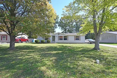 1563 Maryan Ave, Amelia, OH 45102