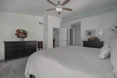 Bedroom - 5461 Michelles Oak Ct #L, Cincinnati, OH 45248 photo 2 of 5