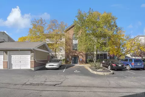 Exterior - 5461 Michelles Oak Ct #L, Cincinnati, OH 45248 photo 4 of 7