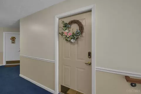 Entry Way - 5461 Michelles Oak Ct #L, Cincinnati, OH 45248 photo 1 of 2