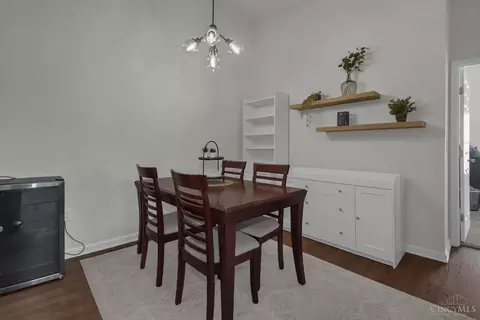 Dining - 5461 Michelles Oak Ct #L, Cincinnati, OH 45248 photo 2 of 4