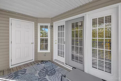 Exterior - 5461 Michelles Oak Ct #L, Cincinnati, OH 45248 photo 2 of 7