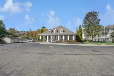 Exterior - 5461 Michelles Oak Ct #L, Cincinnati, OH 45248 photo 7 of 7