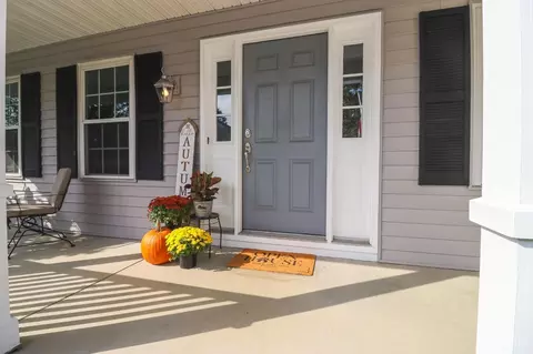 8746 Hedgerow Ln, Maineville, OH 45039 photo 2
